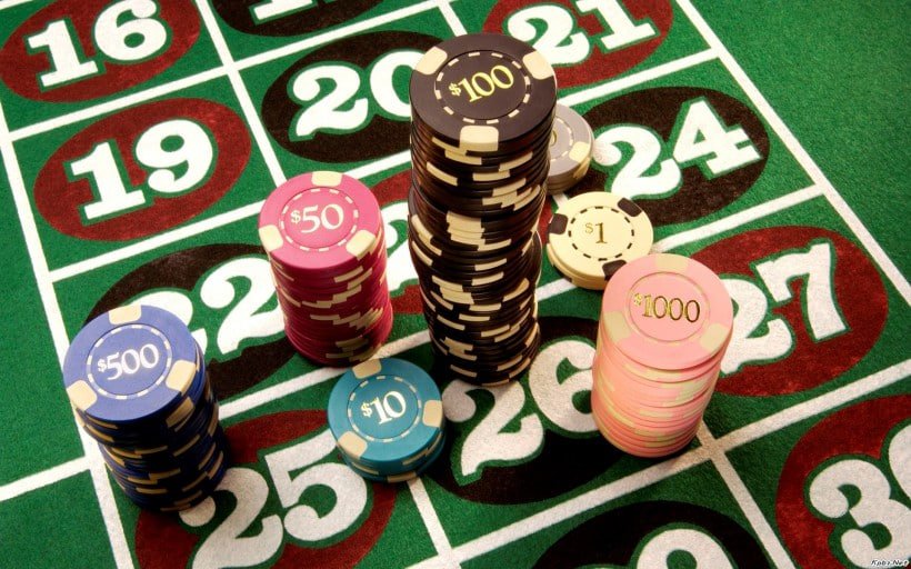 Pengguna memainkan sesi live casino secara mobile dengan kualitas streaming tinggi dan navigasi mudah
